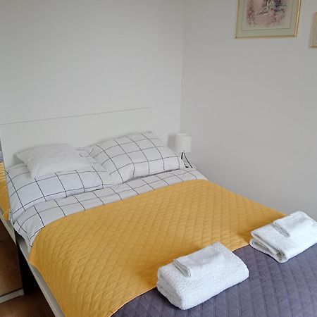 Apartament Dwupokojowy Ostrowiec Świętokrzyski エクステリア 写真